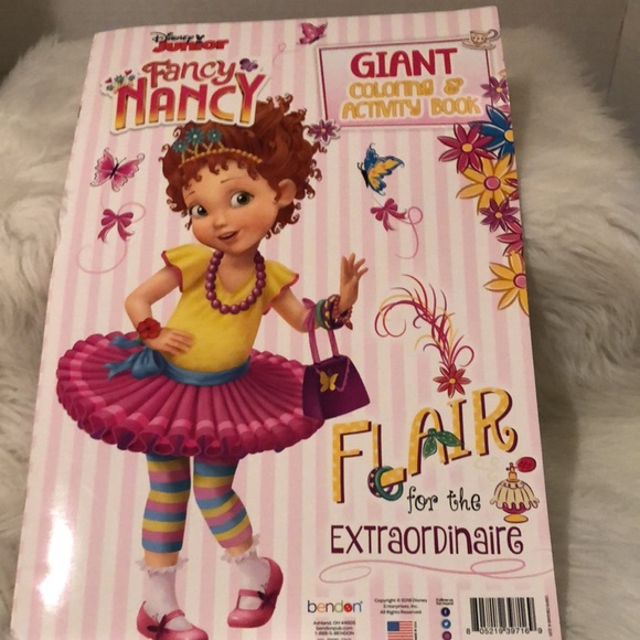 Set of 5 Fancy Nancy Books - Picture 9 of 10